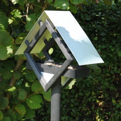 Jalallinen lintulauta, m&auml;nty&auml;, sinkitty peltikatto HORTUS