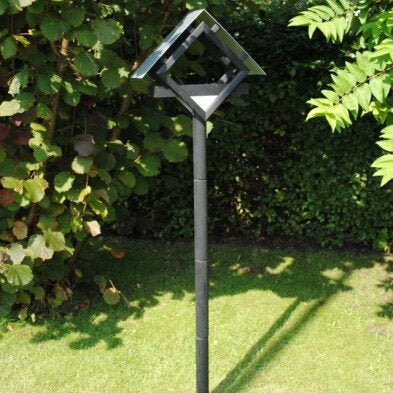 Jalallinen lintulauta, m&auml;nty&auml;, sinkitty peltikatto HORTUS