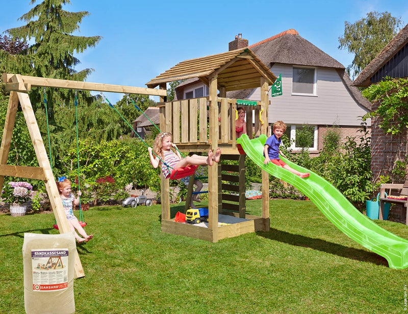 Leikkitorni Jungle Gym Cottage 2.1 sek&auml; Swing module, 120 kg hiekkaa ja vihre&auml; liukum&auml;ki