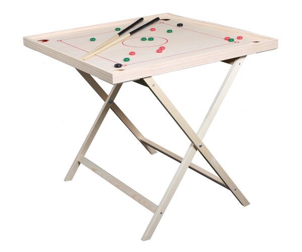 T&auml;ydellinen koronapeli p&ouml;yd&auml;ll&auml; ja jalustalla NORDIC Games