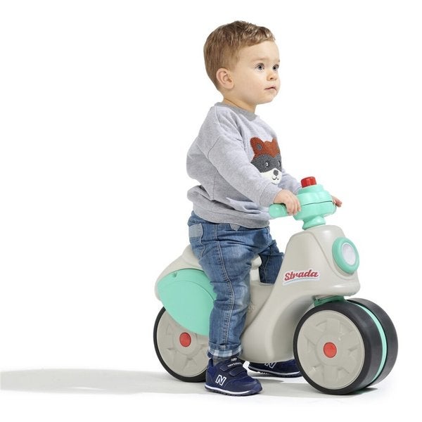 Strada ensimm&auml;isen ik&auml;vuoden skootteri kermanv&auml;rinen ja vihre&auml; FALK