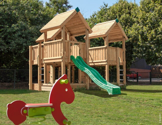 HY-LAND, malli 8, sis&auml;lt&auml;&auml; puuosat